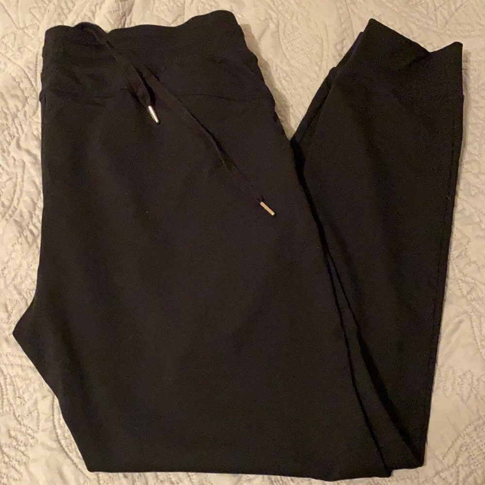 Zyia Unwind Jogger is Black